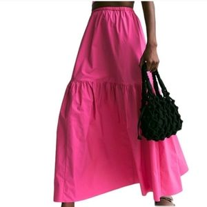 Nwt H&M pink skirt. Ankle length skirt in a crinkled weave. Features a high wais